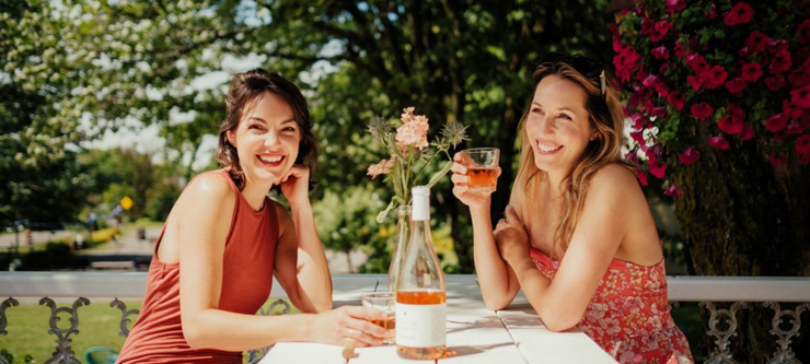 À propos de Cassis Monna & filles et La Midinette